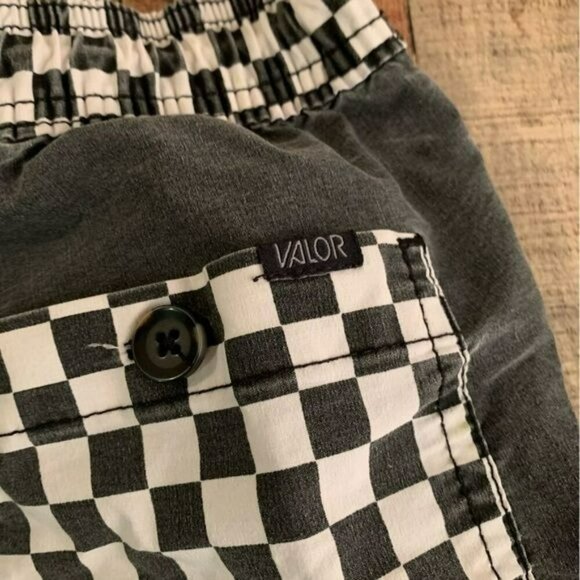 Valor boys size medium gray shorts with checkered waistband - Picture 3 of 6